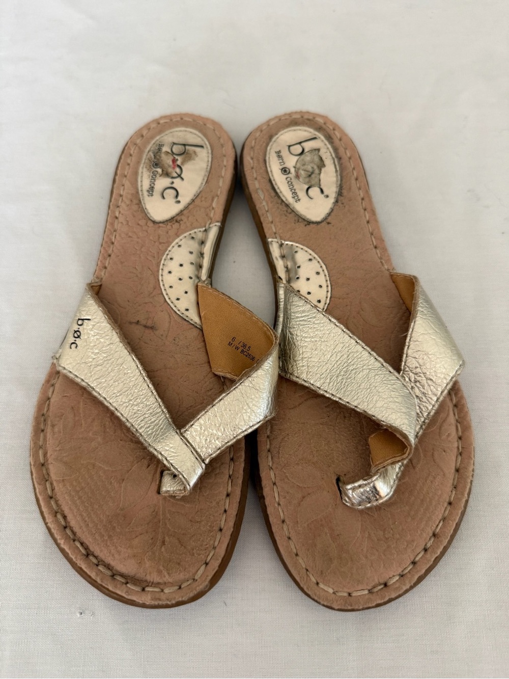 b.o.c. Gold Metallic Leather Toe-Loop Sandals